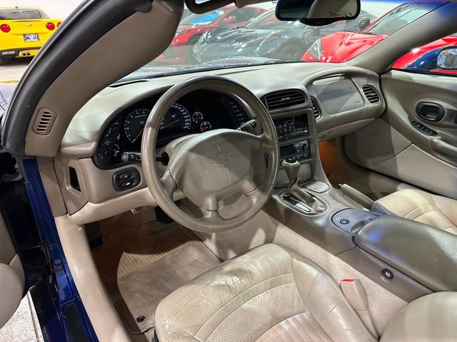 Used 2004 Chevrolet Corvette Coupe w/ Preferred Equipment Group RWD image 11