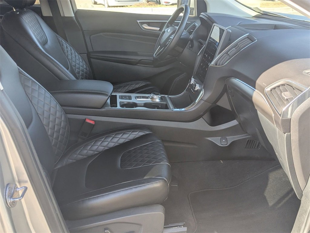 Used 2024 Ford Edge Titanium image 32