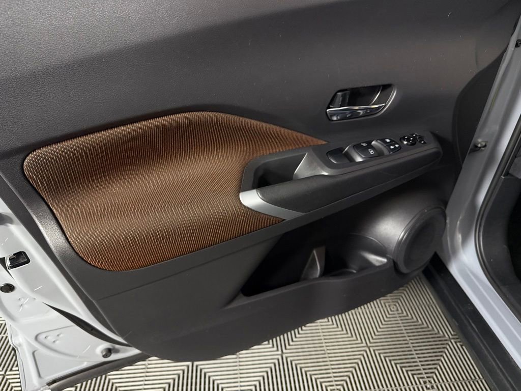Used 2022 Nissan Kicks SR FWD image 23