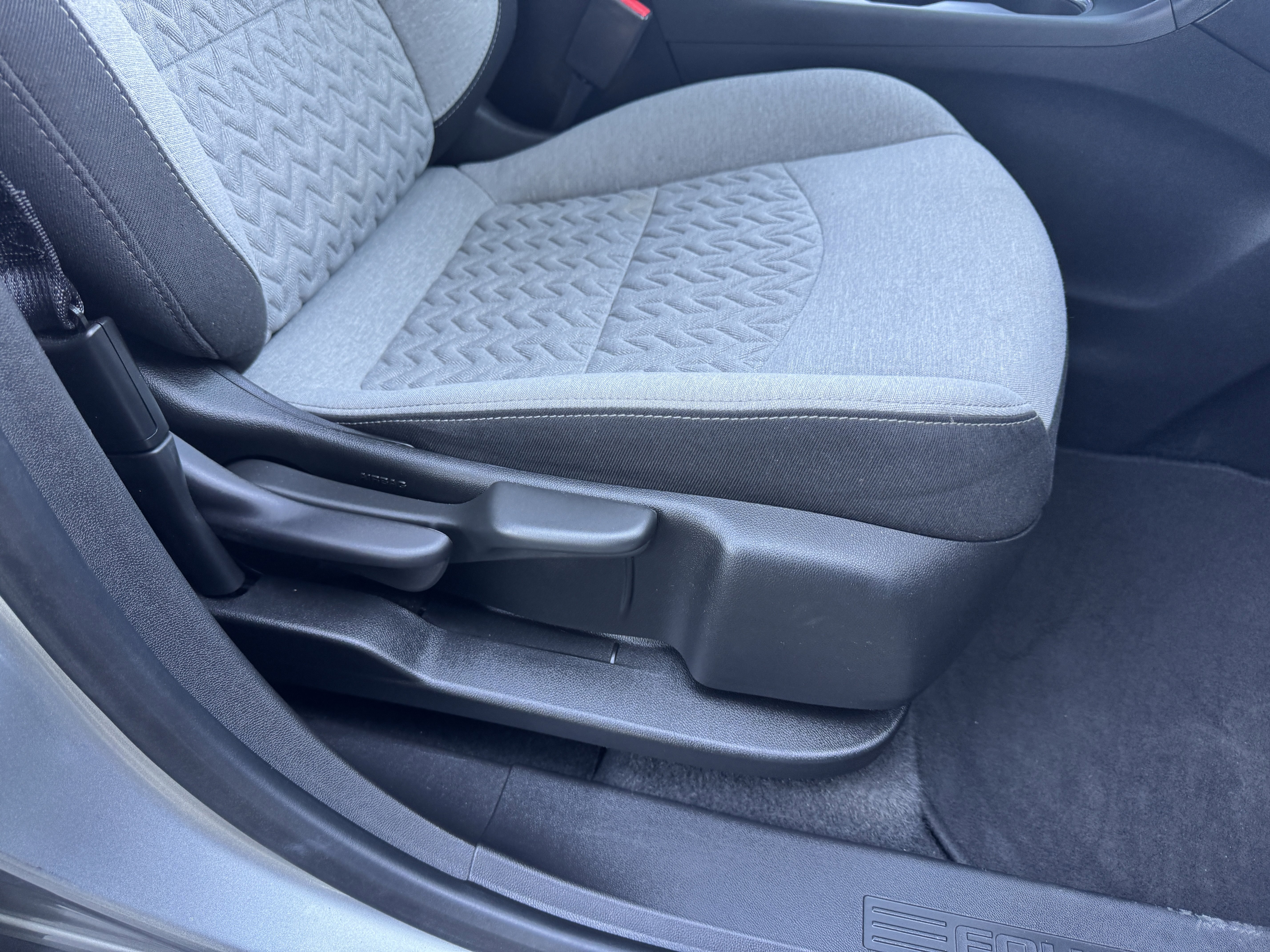 Used 2023 Chevrolet Equinox LT image 23