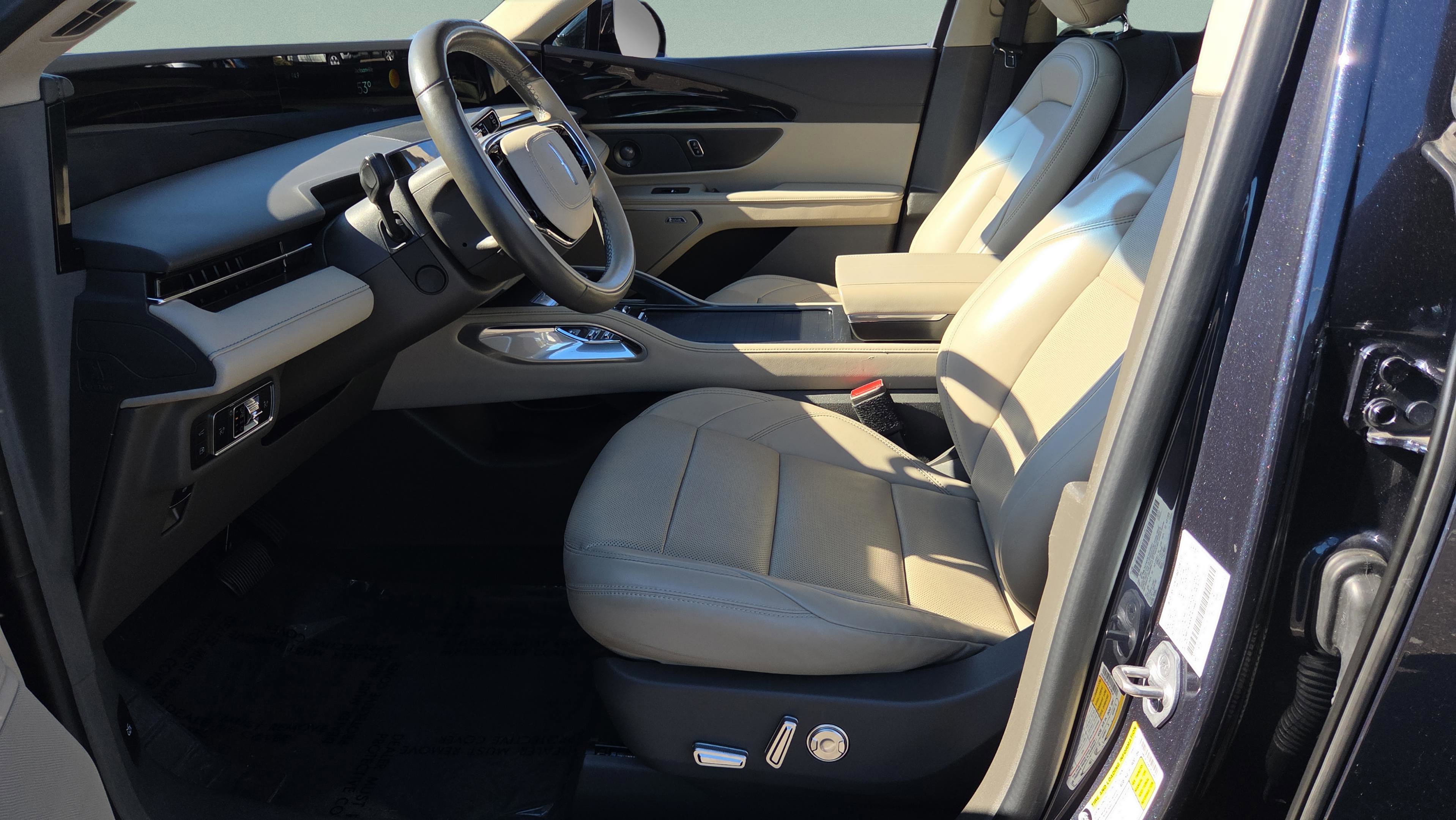 Used 2024 Lincoln Nautilus Premier w/ Equipment Group 102A image 30