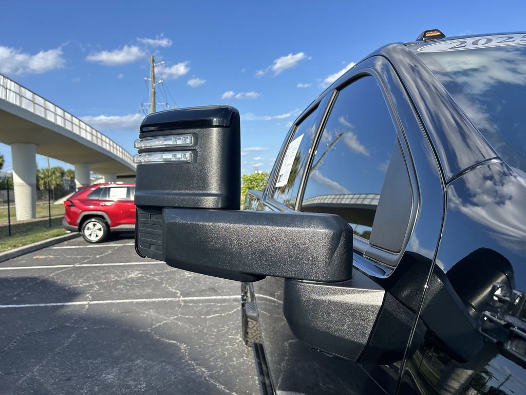 Used 2025 Chevrolet Silverado 2500 High Country w/ High Country Premium Package AWD/4WD image 33