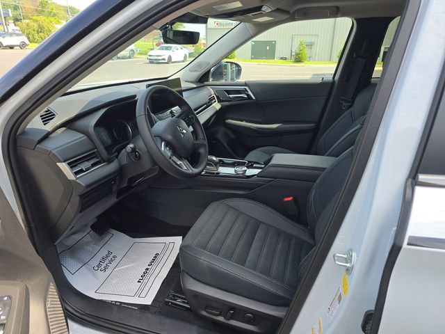 New 2025 Mitsubishi Outlander Trail Edition image 14