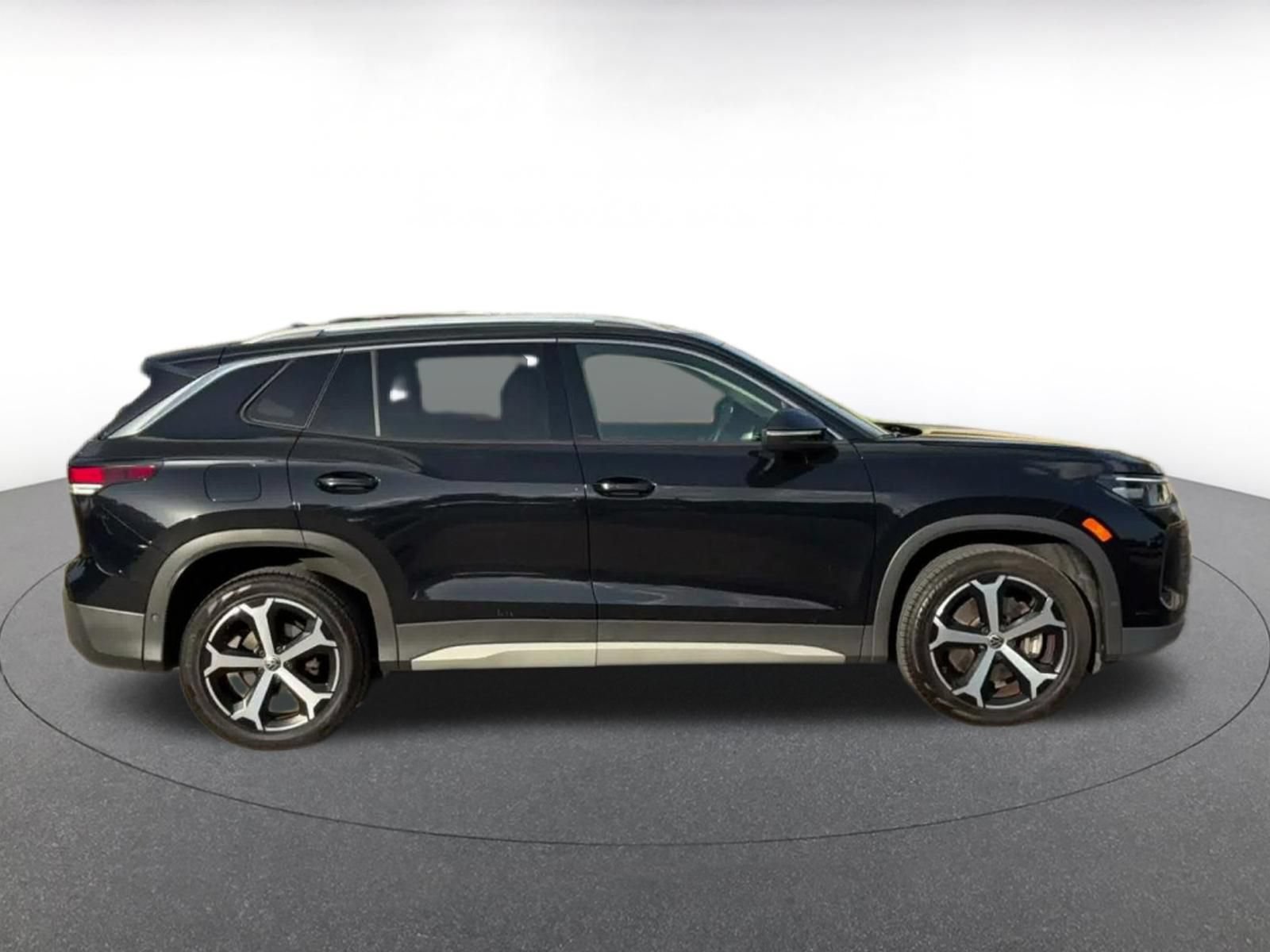 Used 2026 Volkswagen Tiguan SE AWD/4WD image 15
