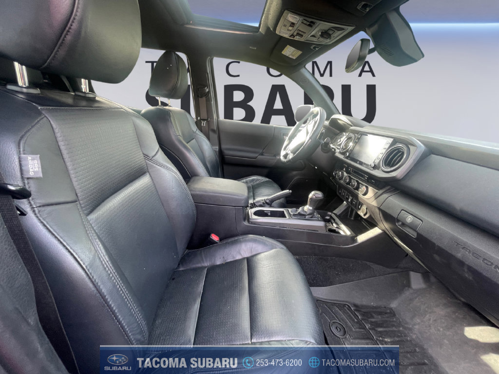 Used 2021 Toyota Tacoma TRD Off-Road w/ TRD Premium Off Road Package AWD/4WD image 17