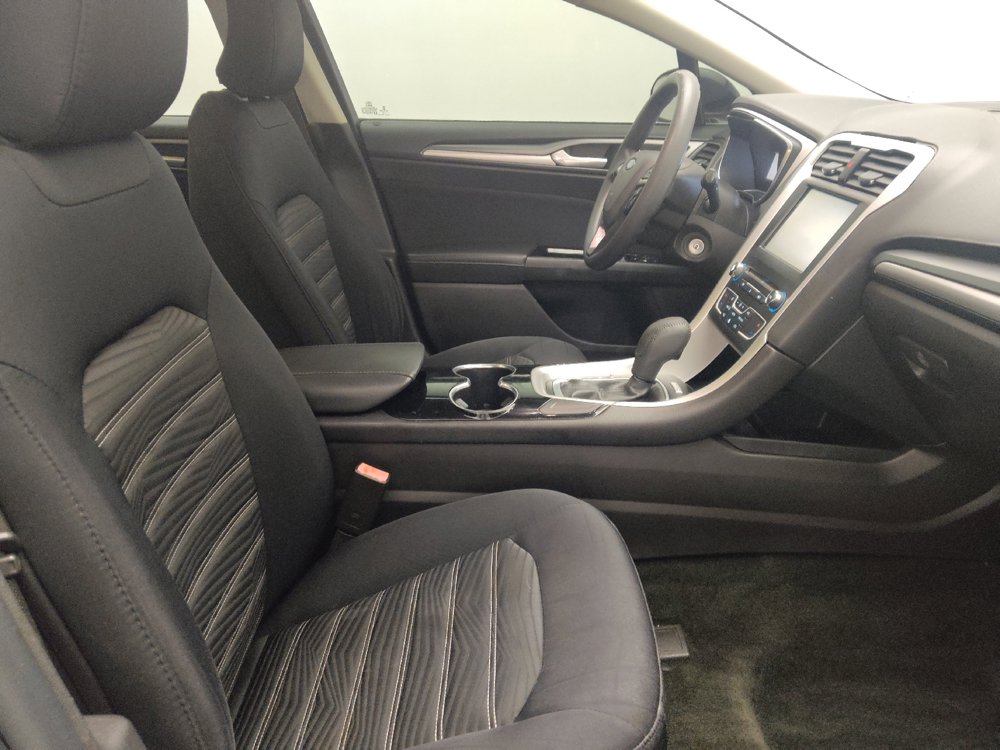 Used 2016 Ford Fusion SE FWD image 21