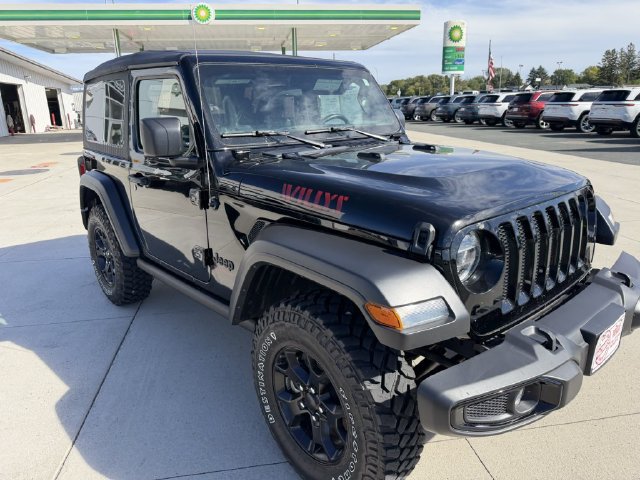 Used 2022 Jeep Wrangler Sport AWD/4WD image 3