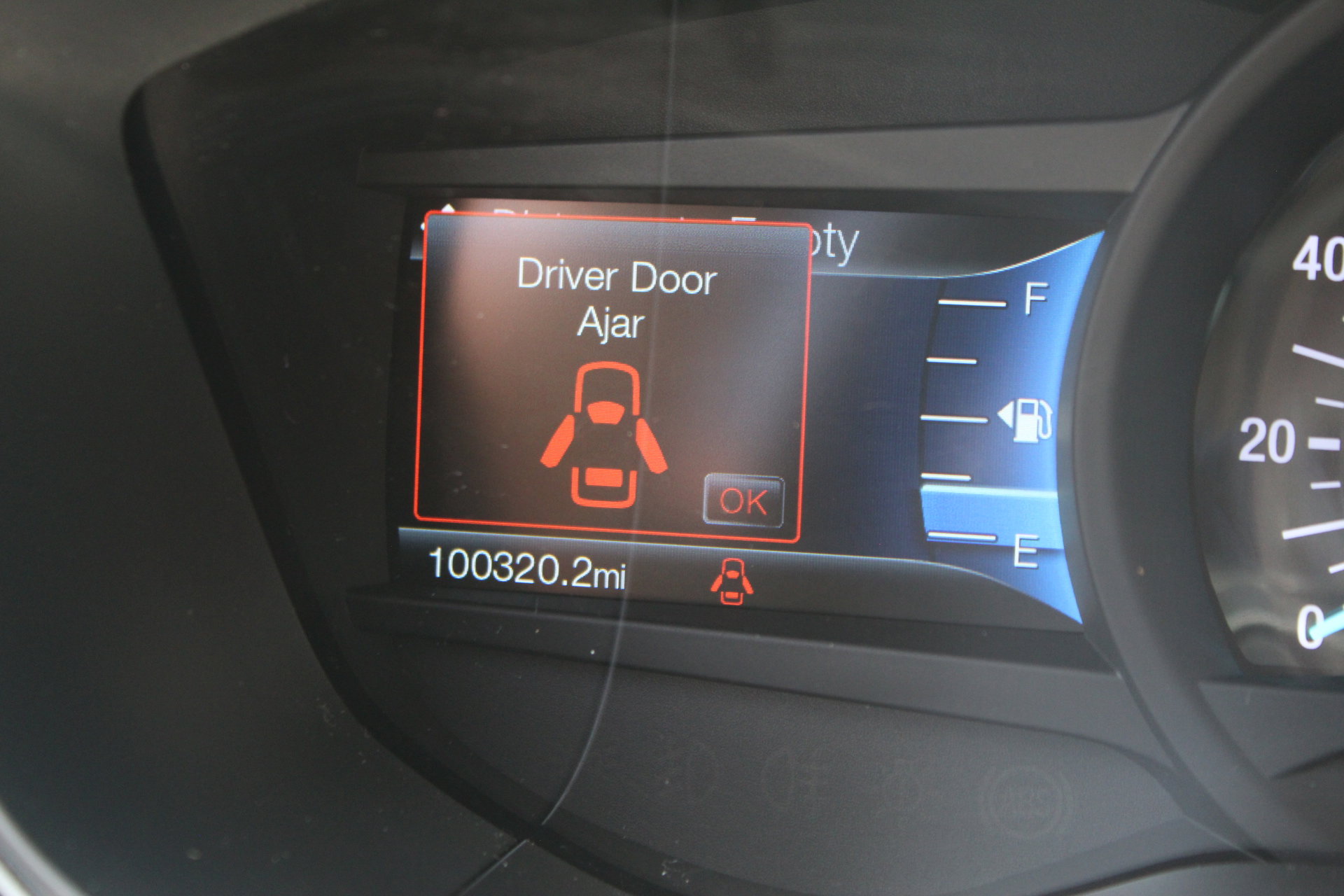 Used 2018 Ford Fusion SE w/ Fusion SE Technology Package image 19