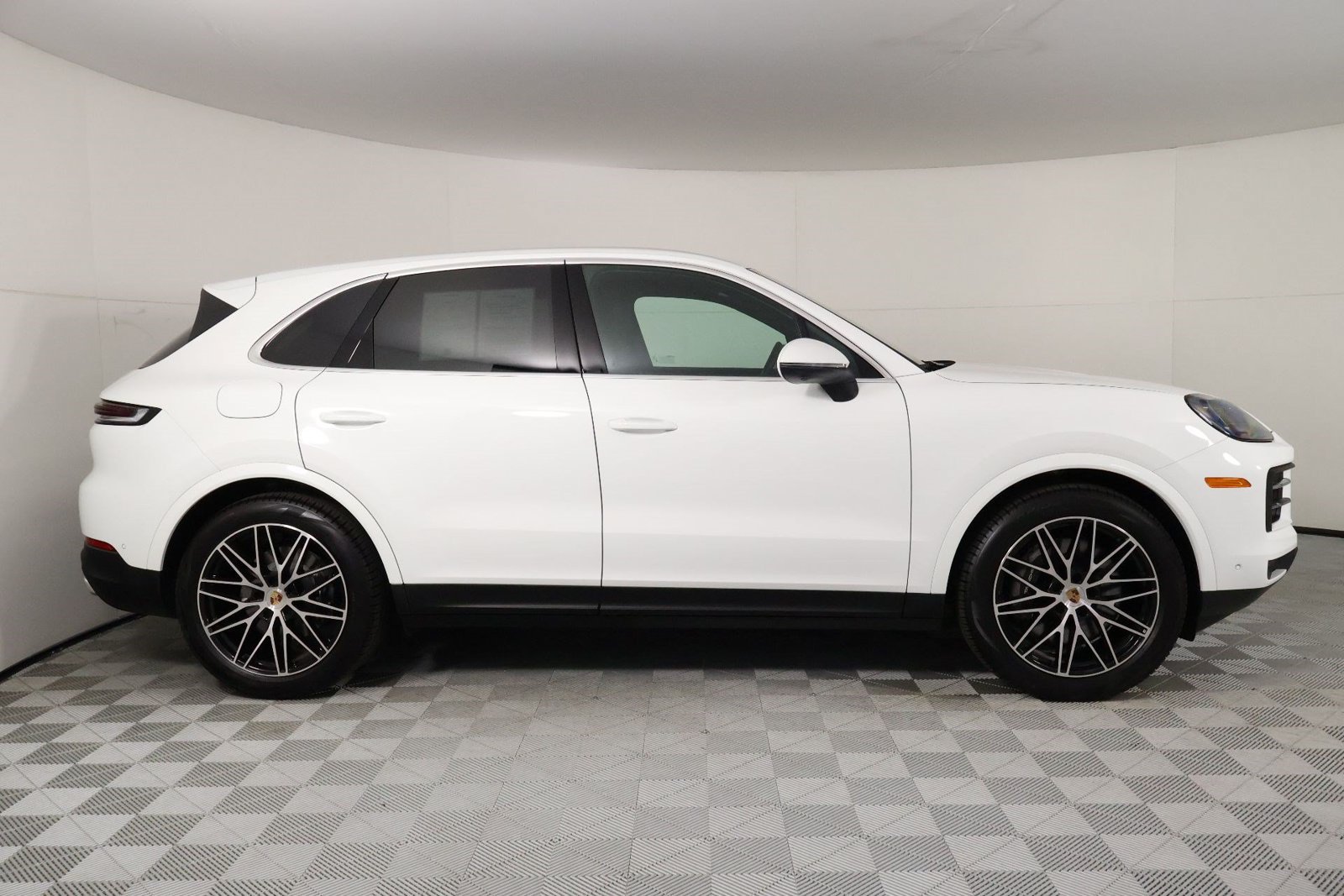 Certified 2026 Porsche Cayenne AWD/4WD image 8