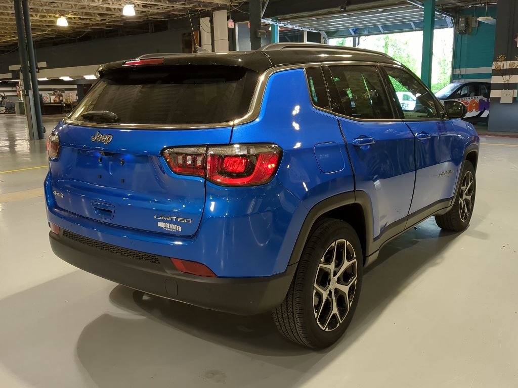 Used 2024 Jeep Compass Limited AWD/4WD image 8
