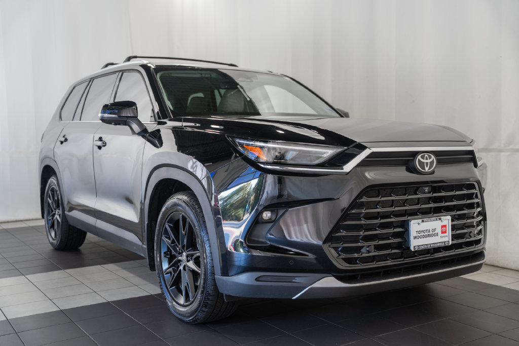 Certified 2024 Toyota Grand Highlander AWD image 1