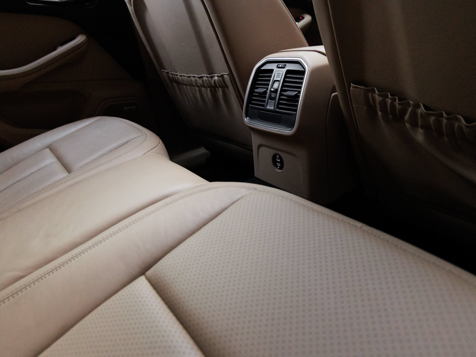 Certified 2021 Porsche Macan S AWD/4WD image 32