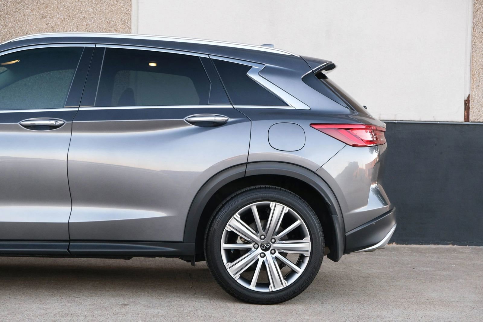 Used 2022 INFINITI QX50 Sensory image 8