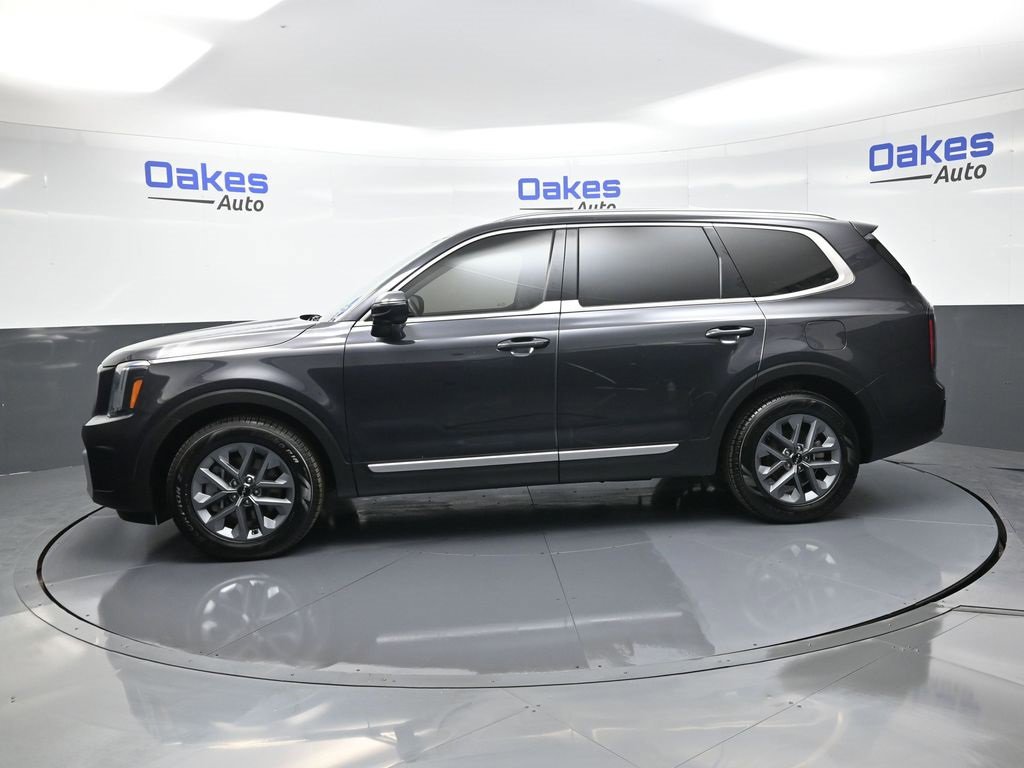 Certified 2025 Kia Telluride EX image 8