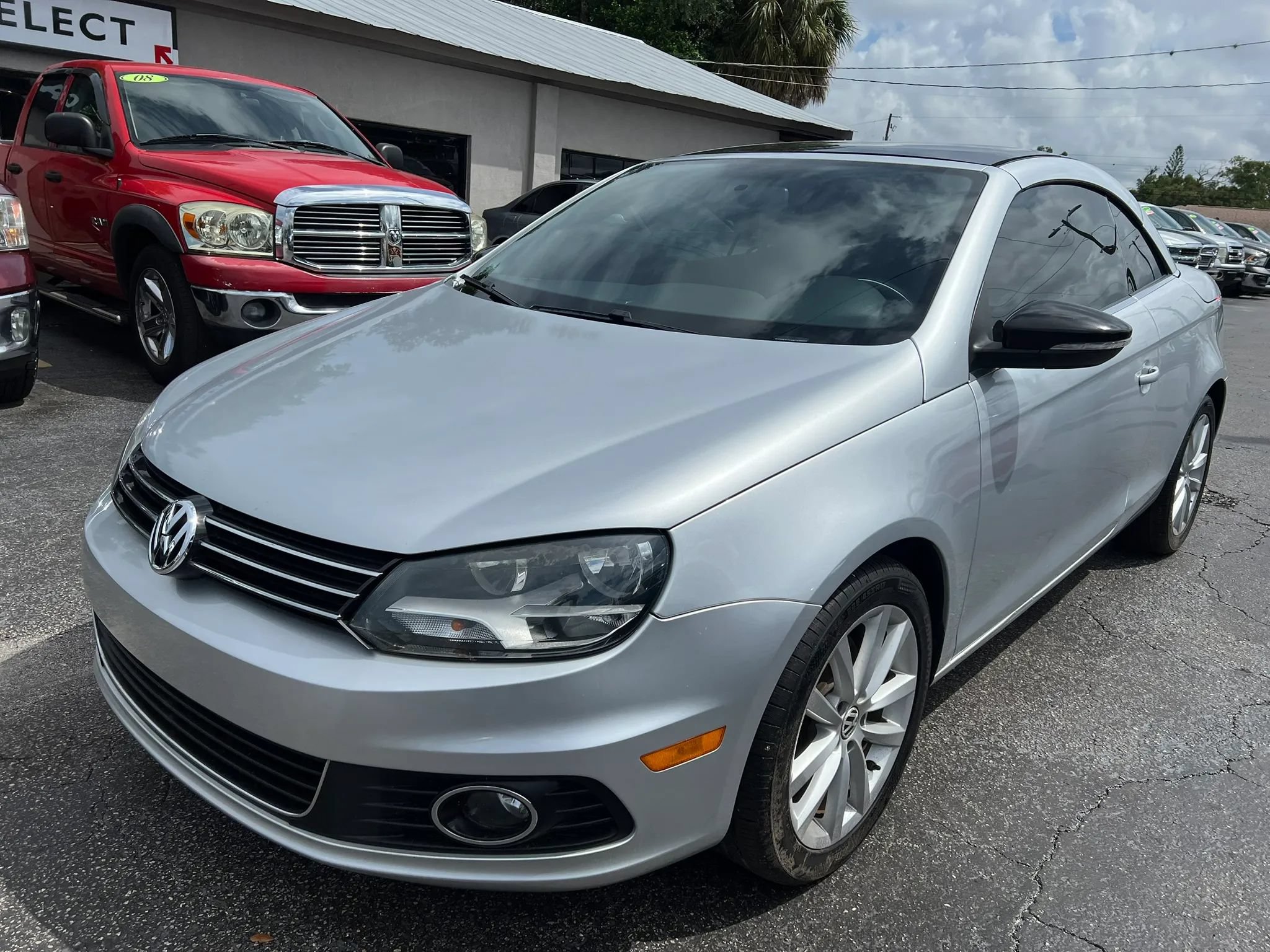 Used 2012 Volkswagen Eos Komfort FWD image 2