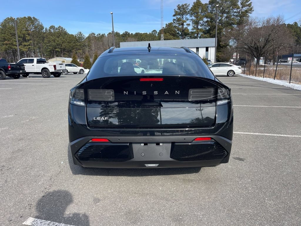 New 2026 Nissan Leaf Platinum+ w/ Cargo Package (Platinum+) FWD image 5