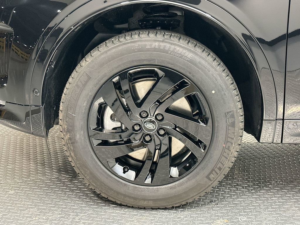 Used 2025 Land Rover Discovery Sport S AWD/4WD image 3
