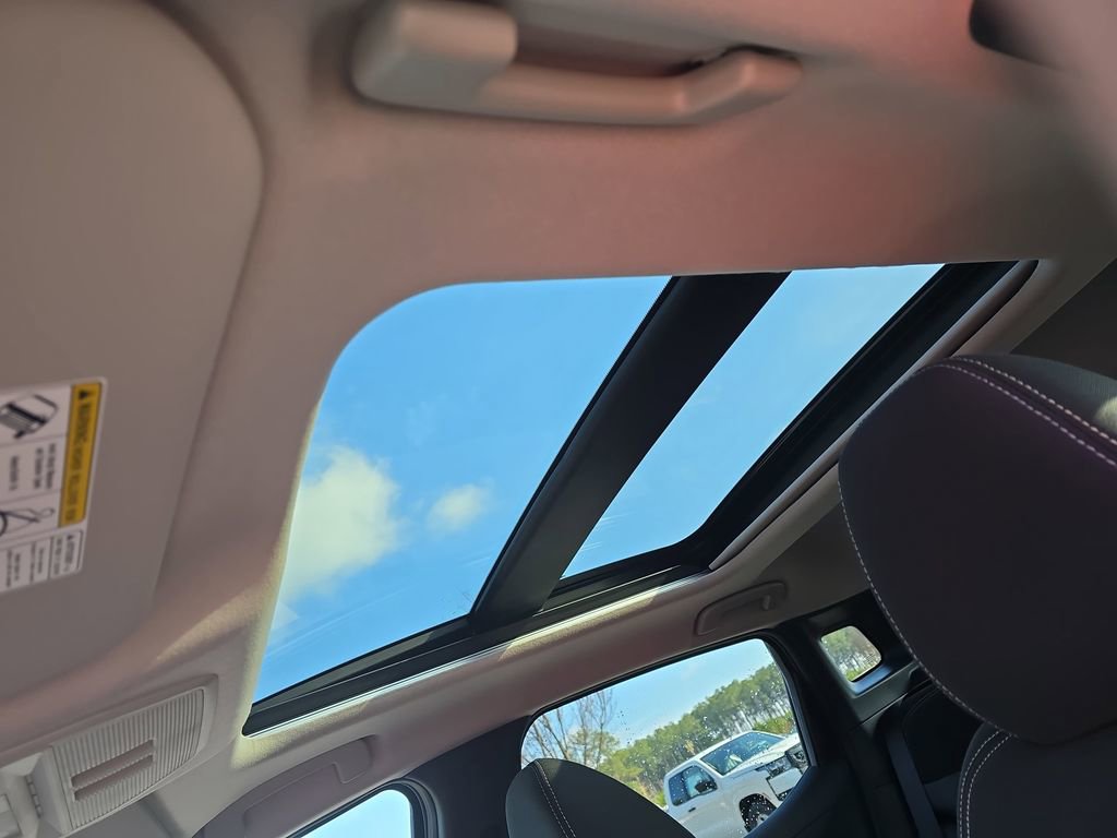 New 2026 Nissan Kicks SV w/ SV Premium Package image 32