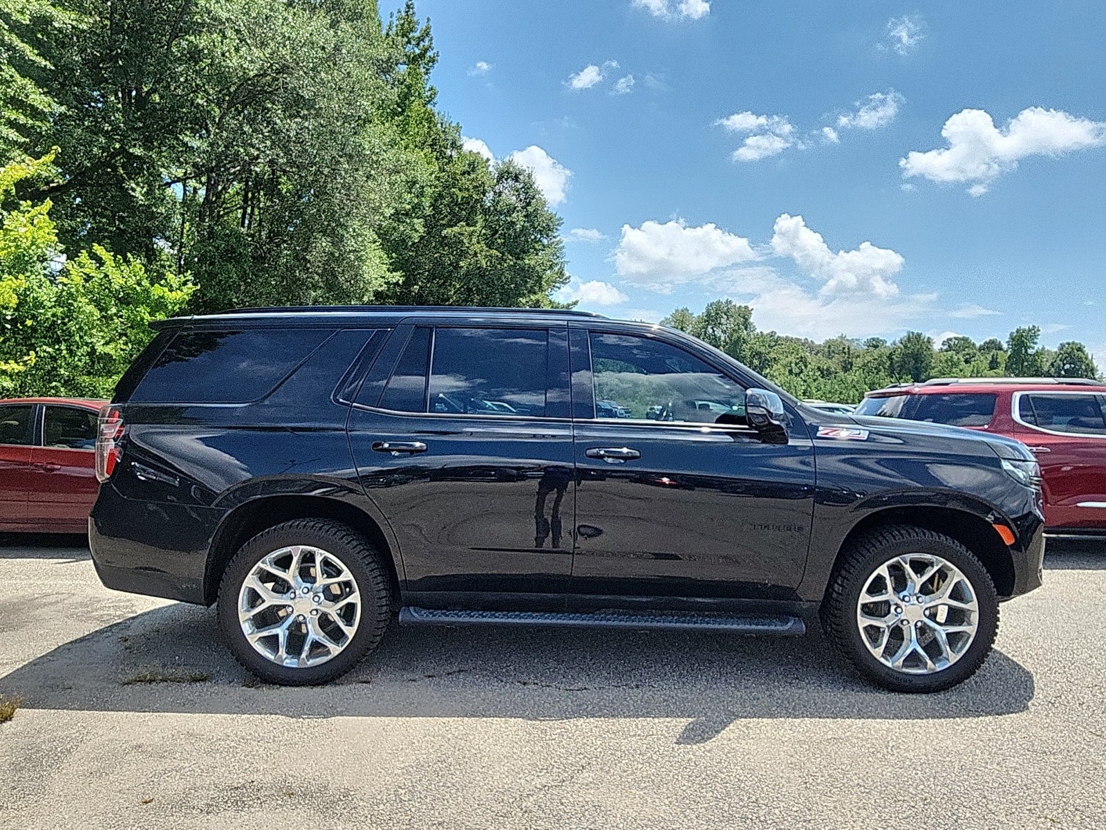 Used 2021 Chevrolet Tahoe Z71 w/ Z71 Signature Package AWD/4WD image 6