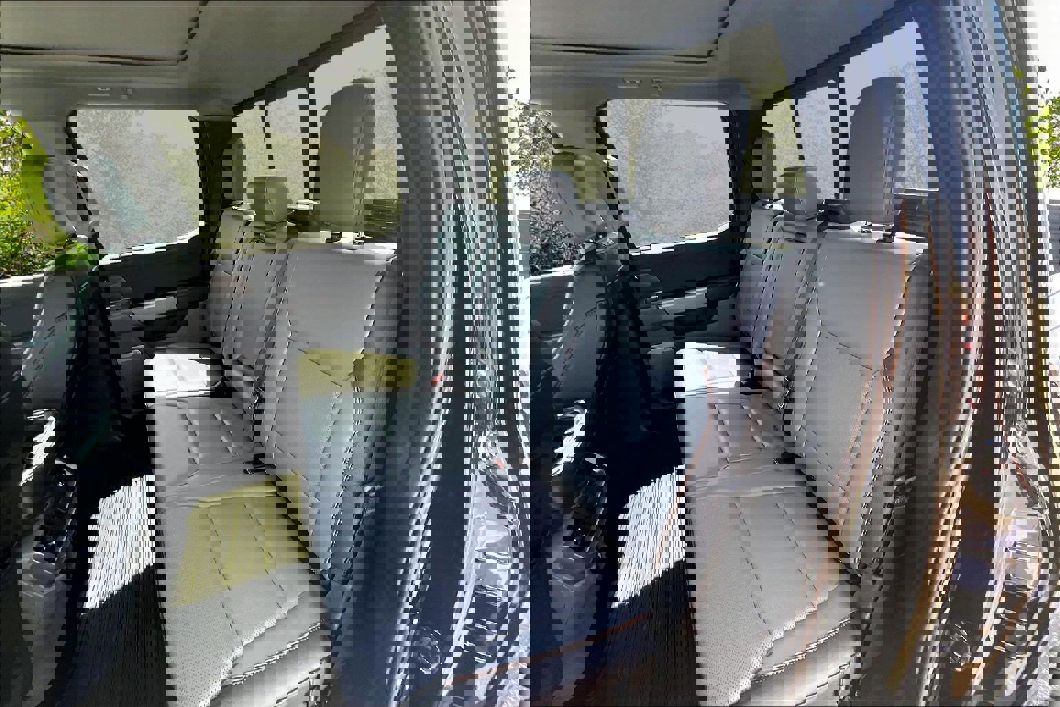 Certified 2025 Ford F150 Lariat w/ Equipment Group 502A High image 27