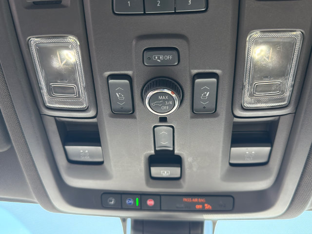 Used 2022 GMC Yukon XL SLT w/ SLT Premium Package RWD image 29