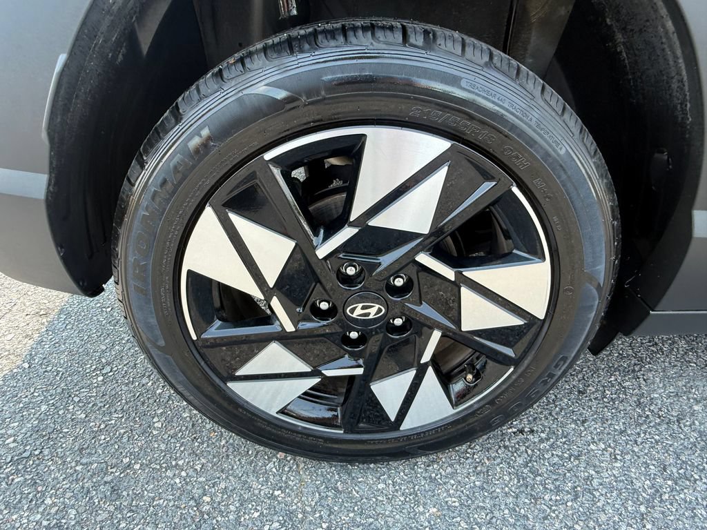Used 2024 Hyundai Kona SEL FWD image 30