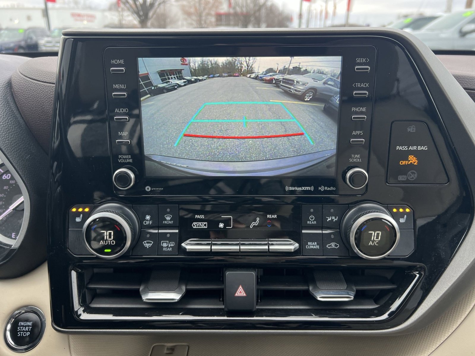 Used 2022 Toyota Highlander XLE image 35