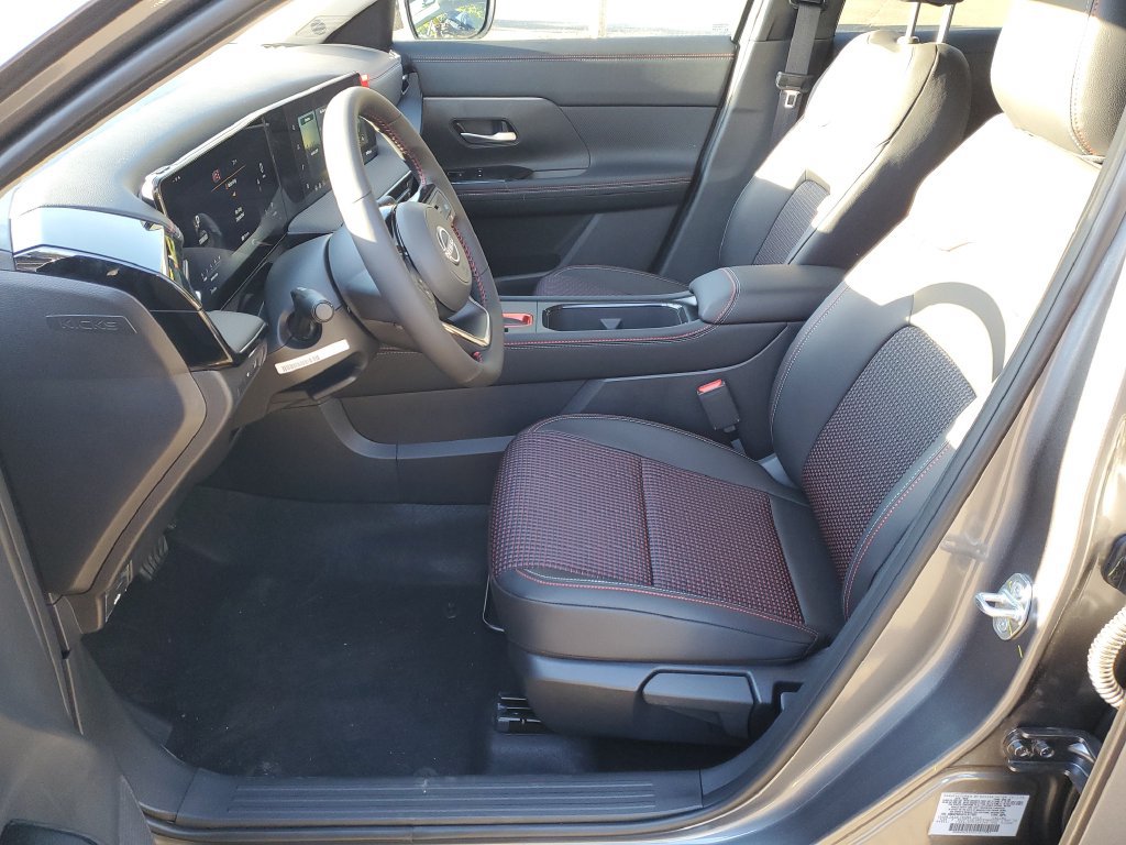 New 2027 Nissan Kicks SR FWD image 21