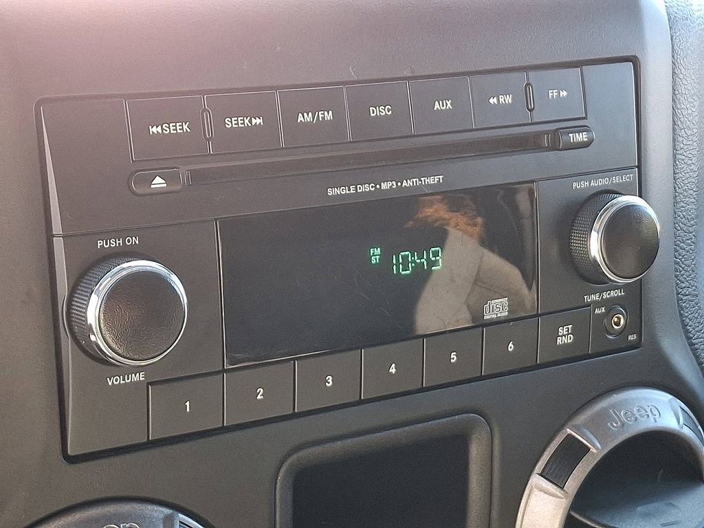 Used 2018 Jeep Wrangler Sport image 15