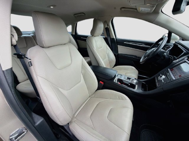 Used 2017 Ford Fusion Titanium FWD image 22