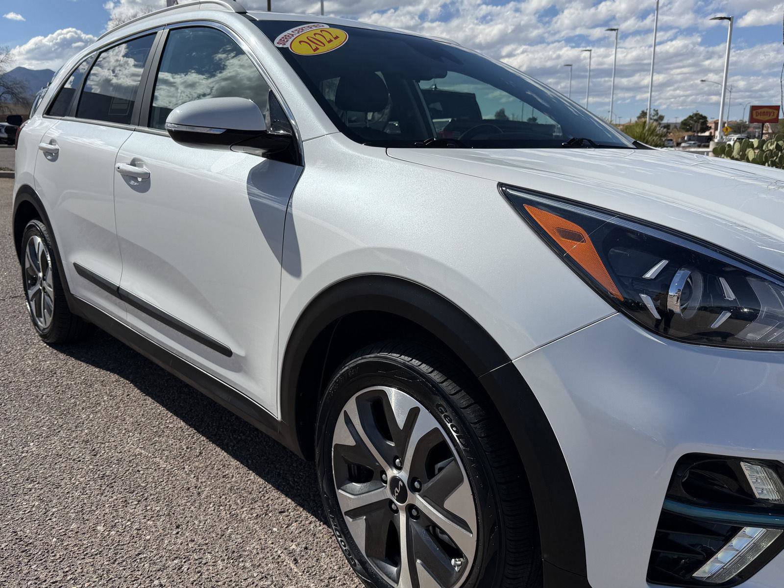 Used 2022 Kia Niro EX Premium w/ Cold Weather Package image 16
