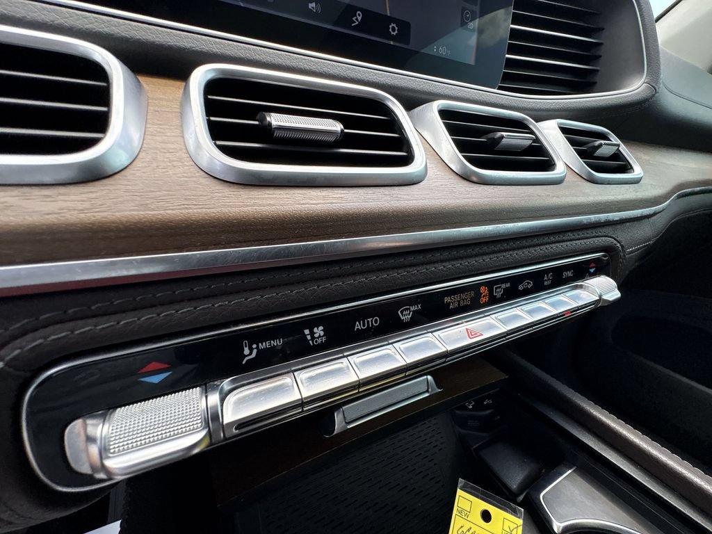 Used 2020 Mercedes-Benz GLS 450 4MATIC image 25
