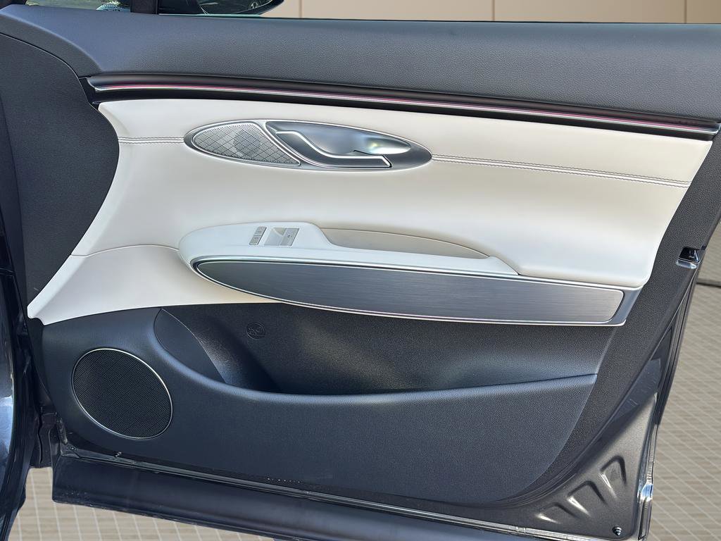 Used 2026 Genesis GV70 2.5T Select image 38