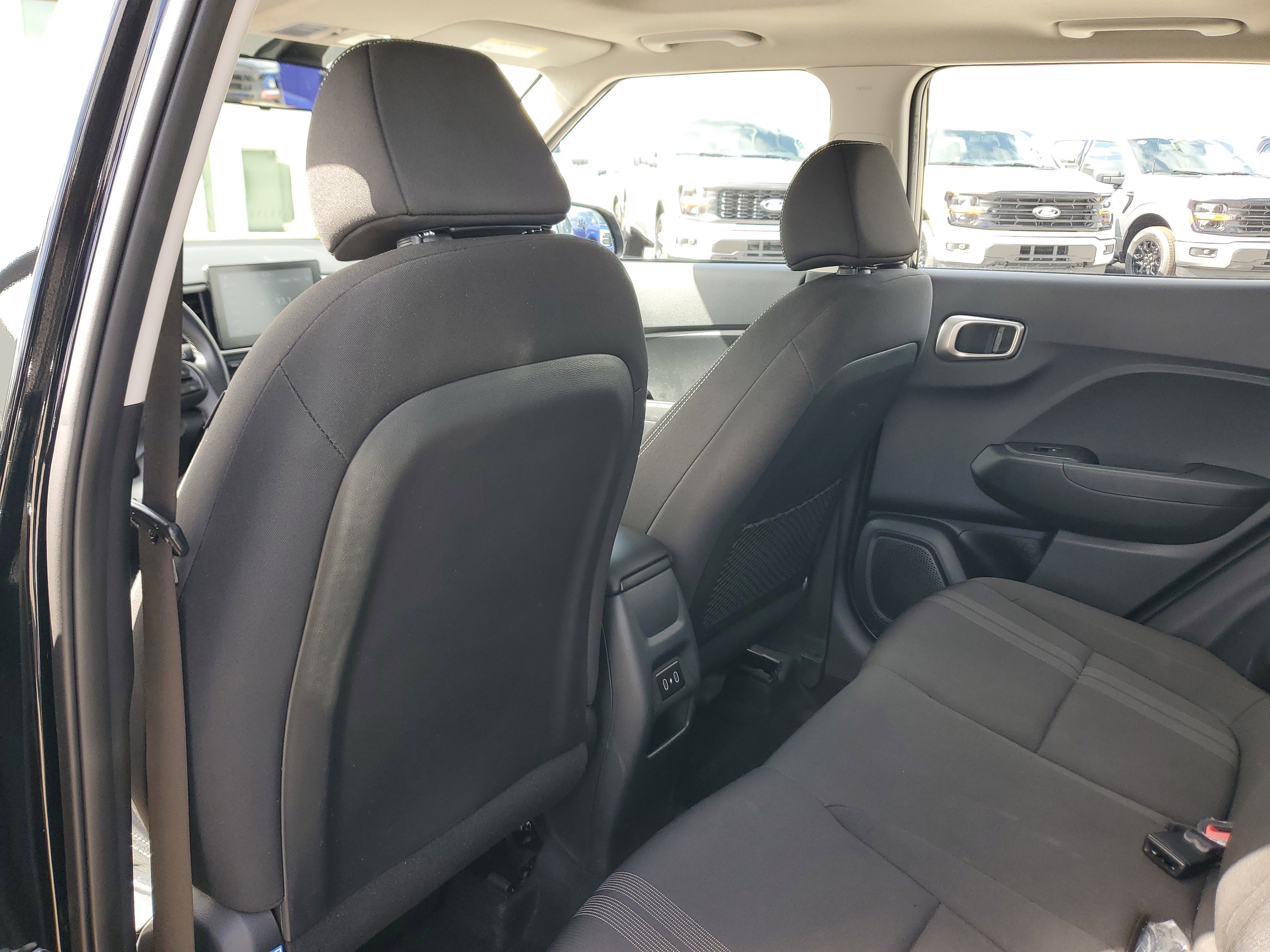 Used 2024 Hyundai Venue SEL image 14