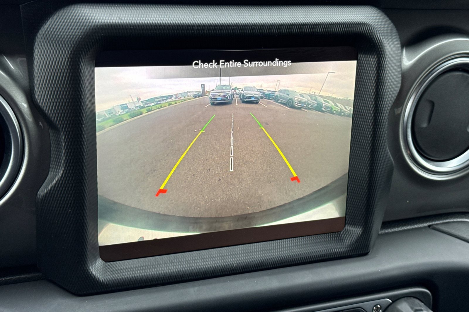 Used 2022 Jeep Wrangler Unlimited Sahara image 22