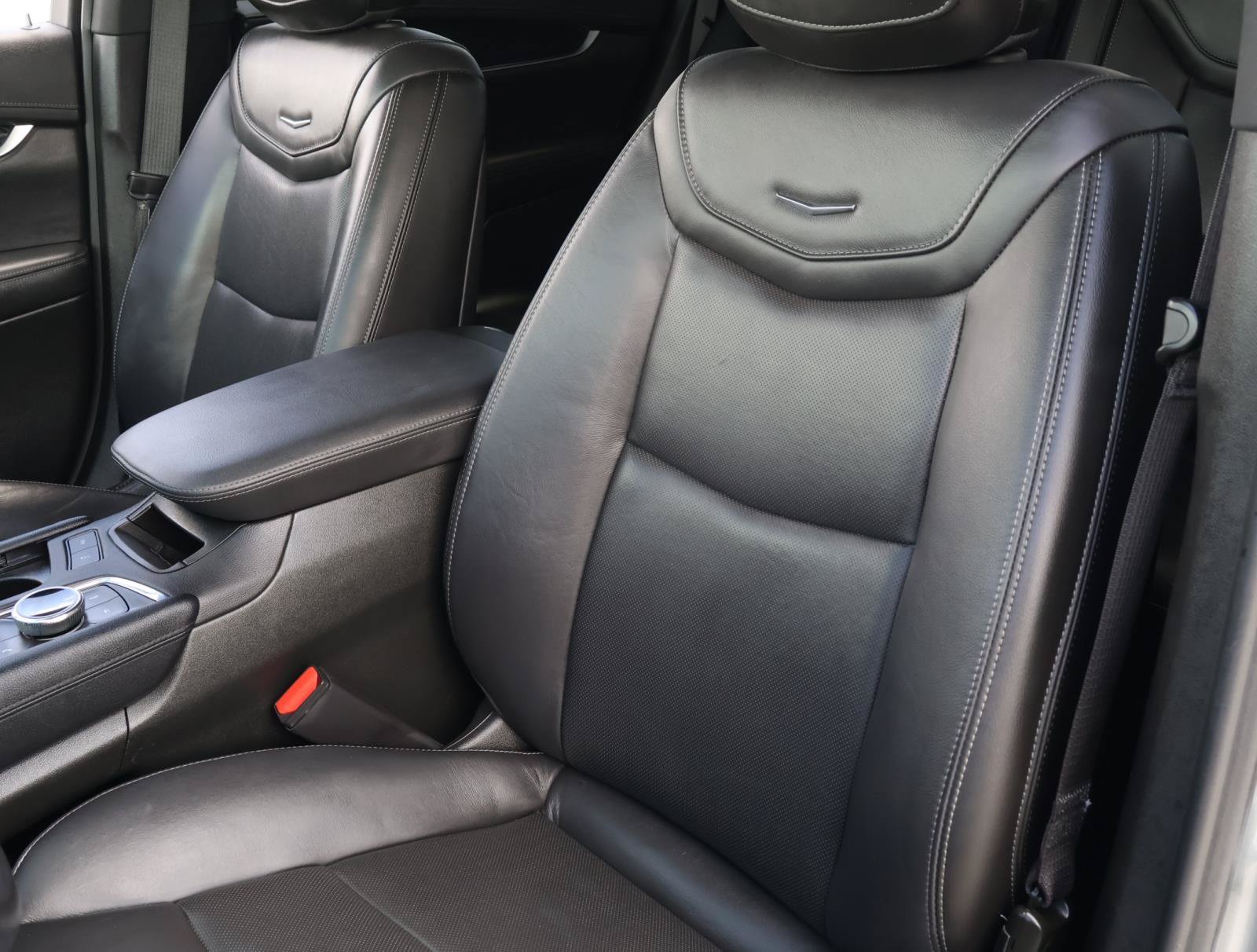 Certified 2025 Cadillac XT6 Premium Luxury FWD image 19