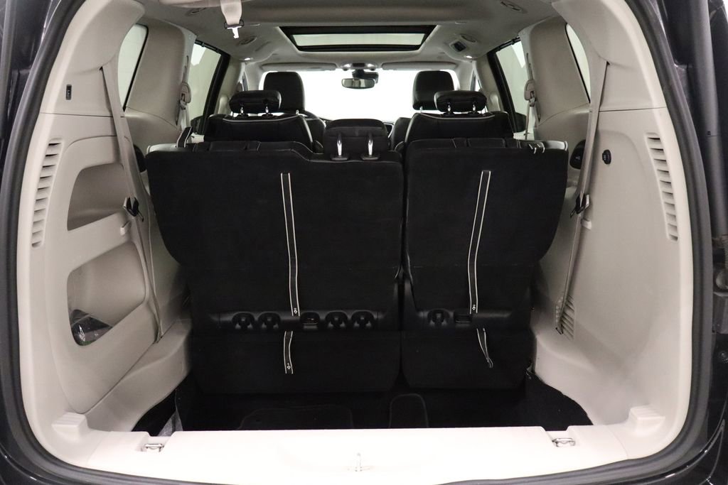 Used 2023 Chrysler Pacifica Limited image 19