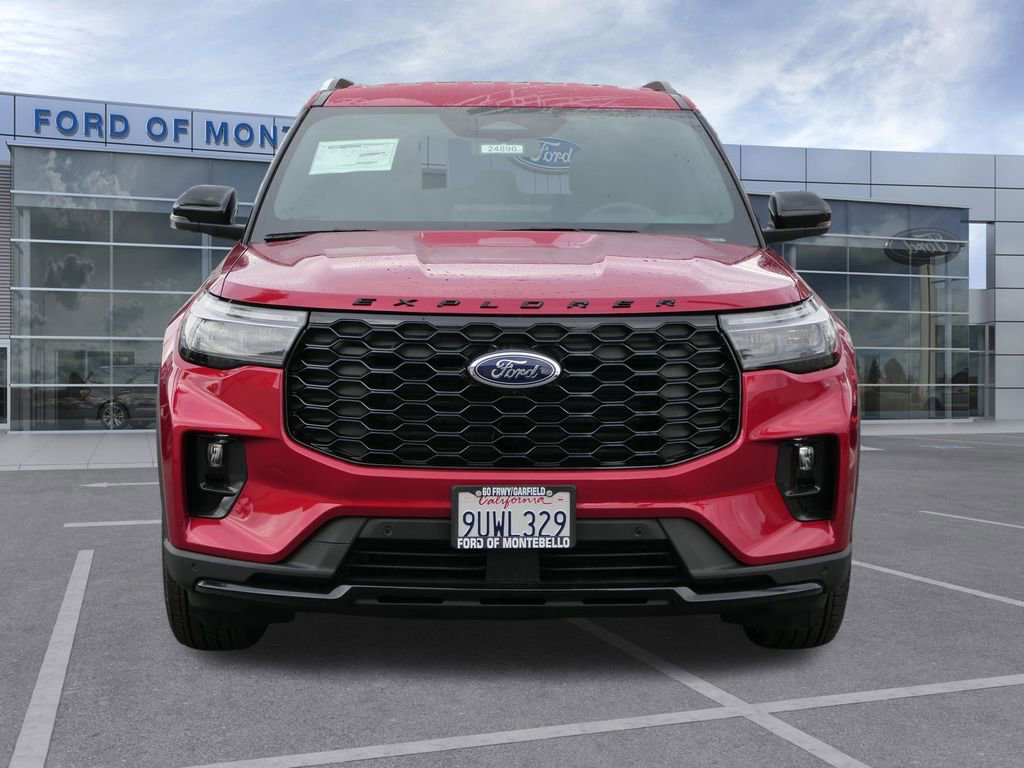 Used 2025 Ford Explorer ST-Line w/ Premium Package image 9
