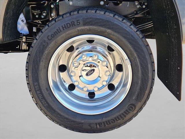 New 2026 Ford F450 Platinum w/ FX4 Off-Road Package image 10