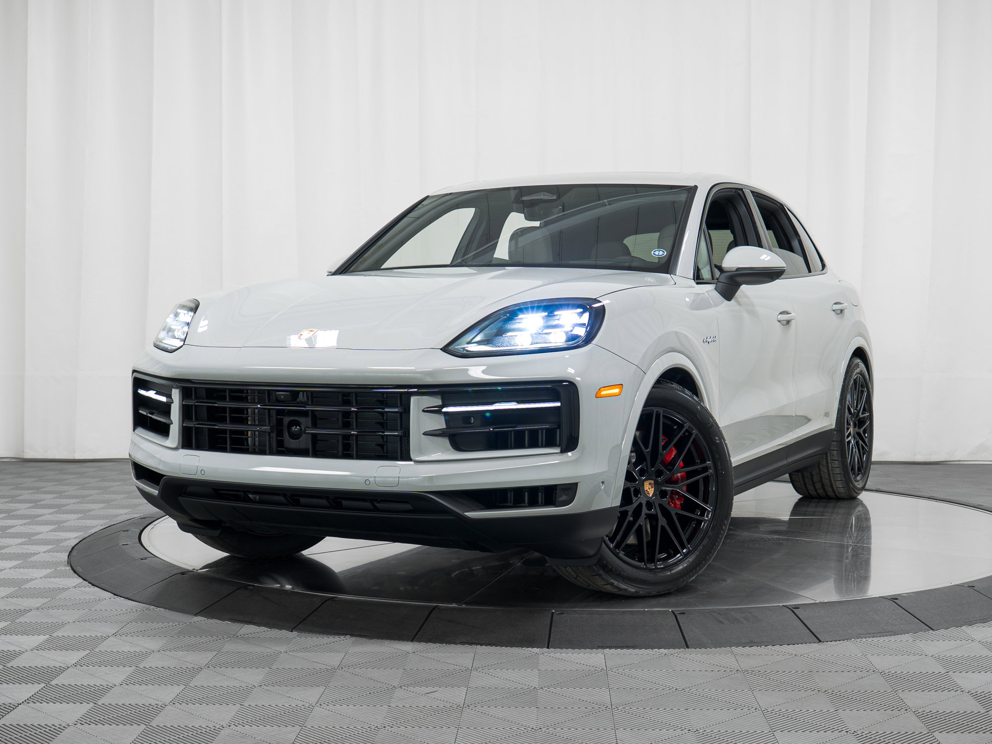 New 2026 Porsche Cayenne S image 31
