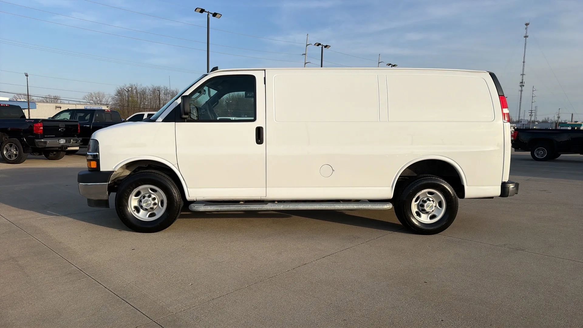 Used 2023 Chevrolet Express 2500 w/ Driver Convenience Package RWD image 9