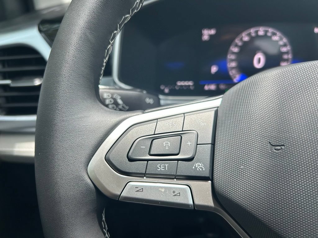 New 2026 Volkswagen Taos SE FWD image 20