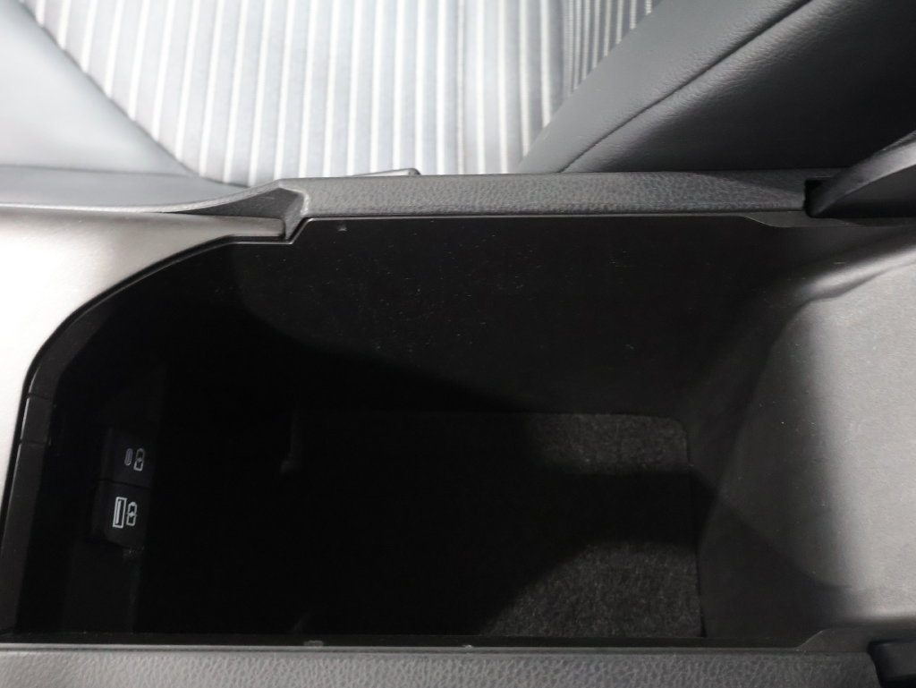 Used 2024 Toyota Camry SE w/ Audio Upgrade Package FWD image 31