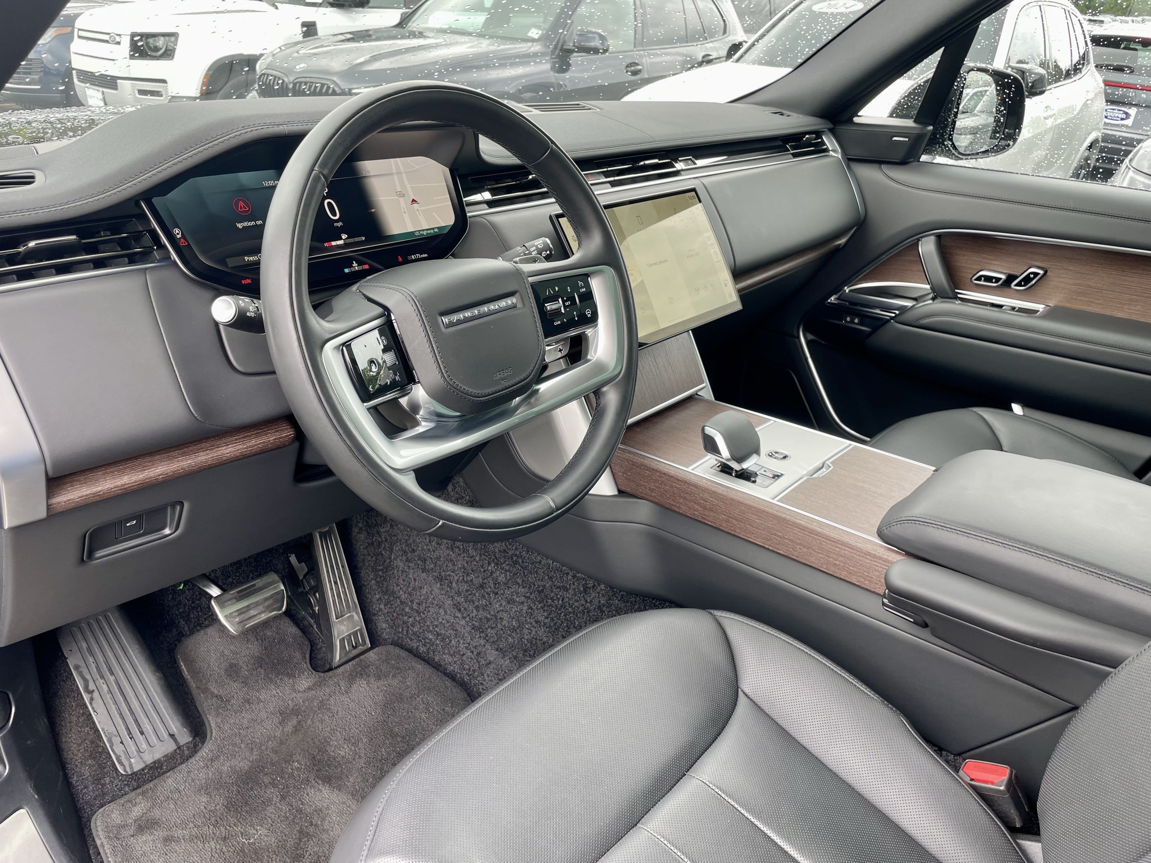 Used 2025 Land Rover Range Rover SE AWD/4WD image 13