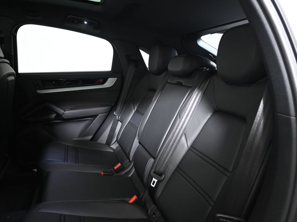 Used 2026 Porsche Cayenne Coupe AWD/4WD image 37