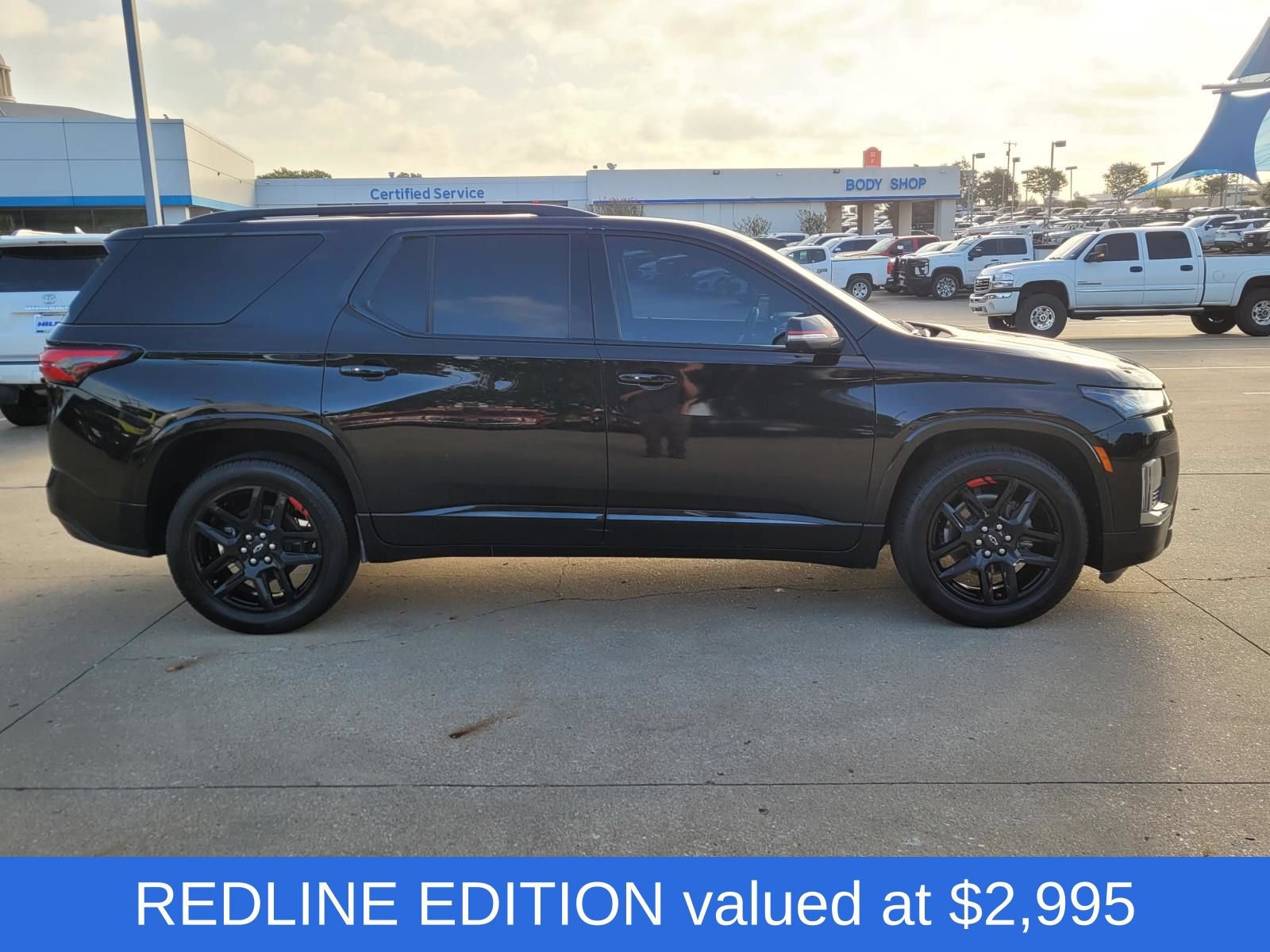Used 2023 Chevrolet Traverse Premier w/ Redline Edition FWD image 3