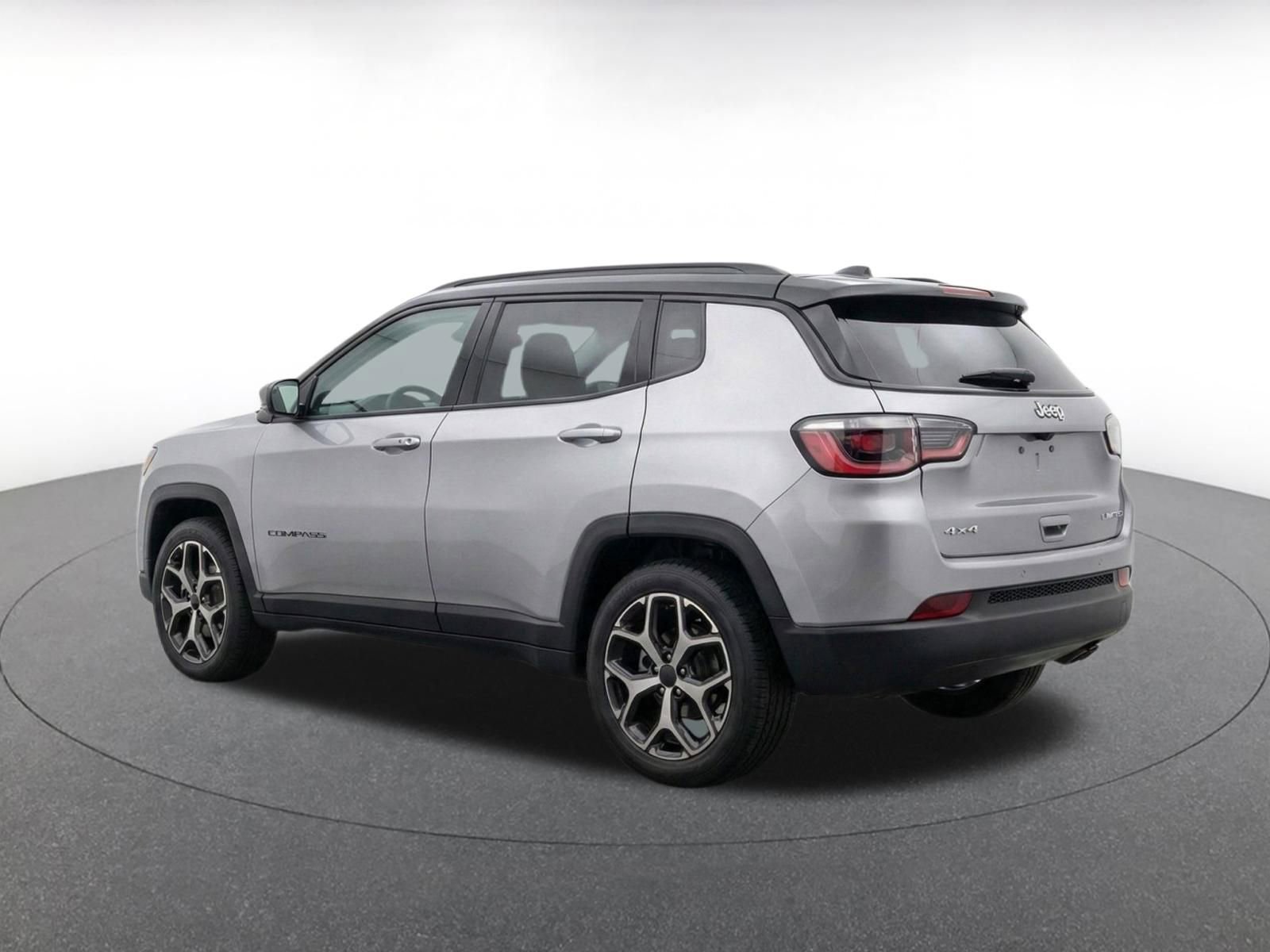 Used 2025 Jeep Compass Limited AWD/4WD image 7