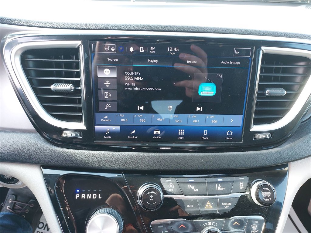 Used 2022 Chrysler Pacifica Touring-L image 22