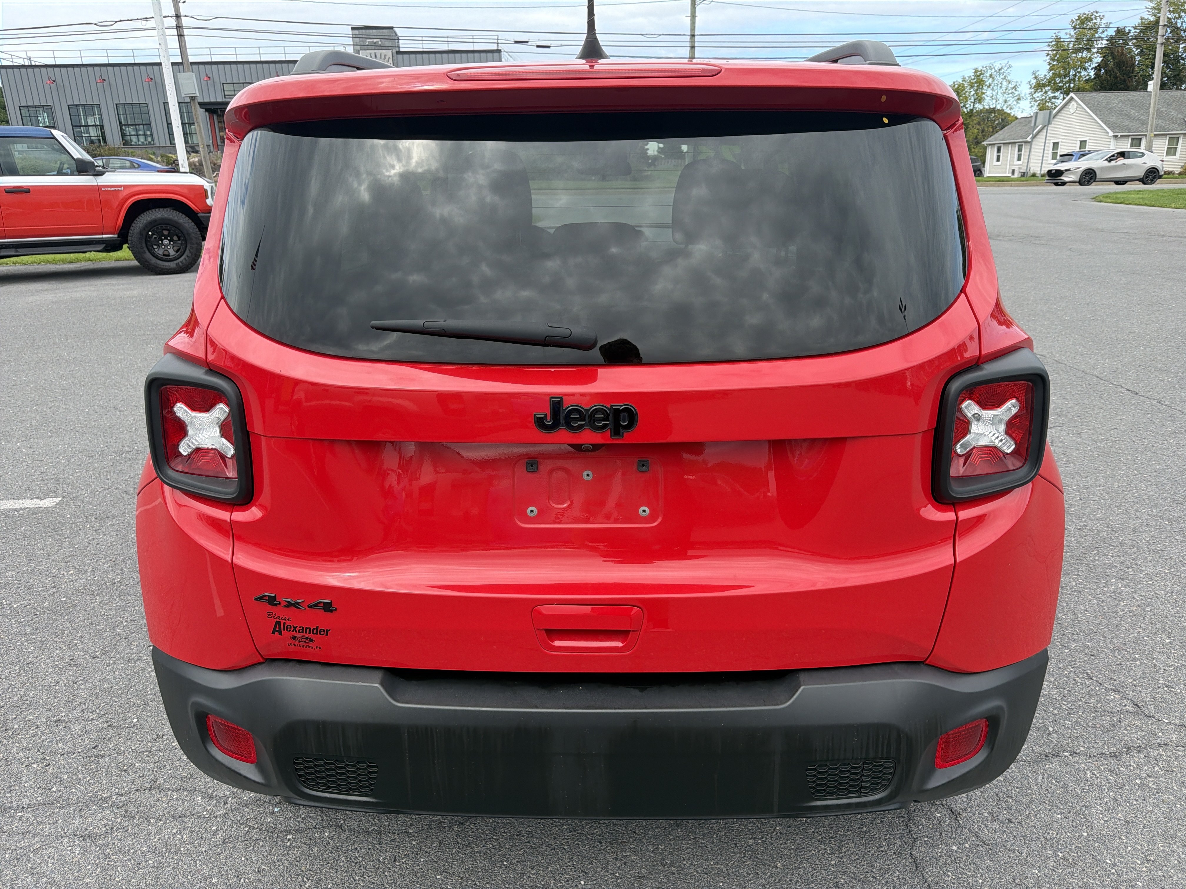 Used 2023 Jeep Renegade Latitude AWD/4WD image 4