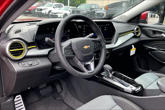 Used 2026 Chevrolet Trax LT w/ LT Convenience Package FWD image 14